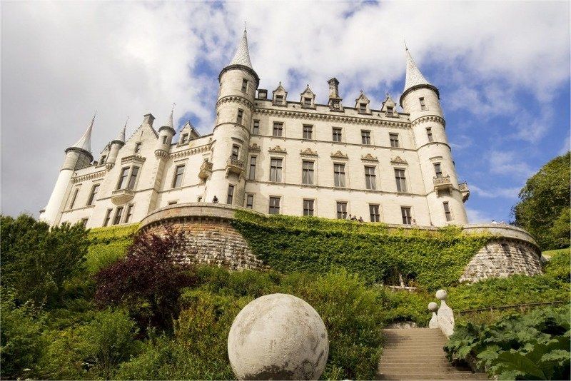 10_historic_places_to_stay_in_the_UK-Dunrobin_Castle_1024x683_800x534