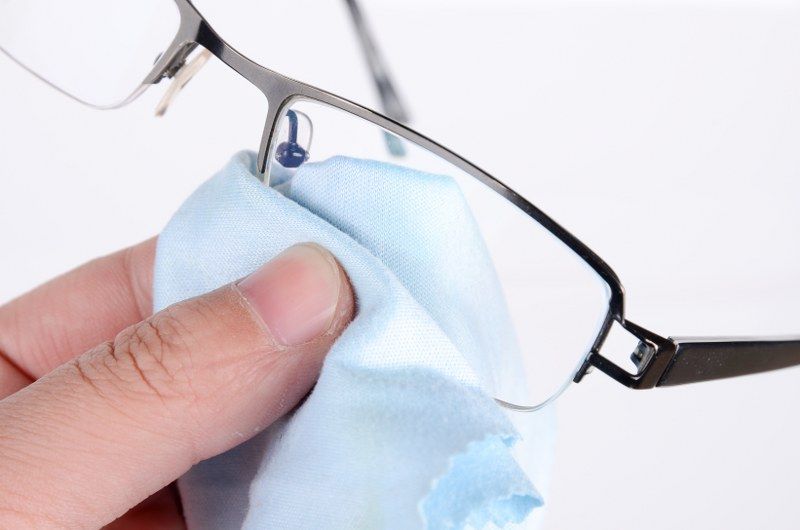 wiping glasses